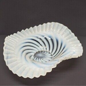 FENTON SPIRAL OPTIC WHITE / BLUE OPALESCENT RUFFLE GLASS 9.5" BOWL Vintage 40s